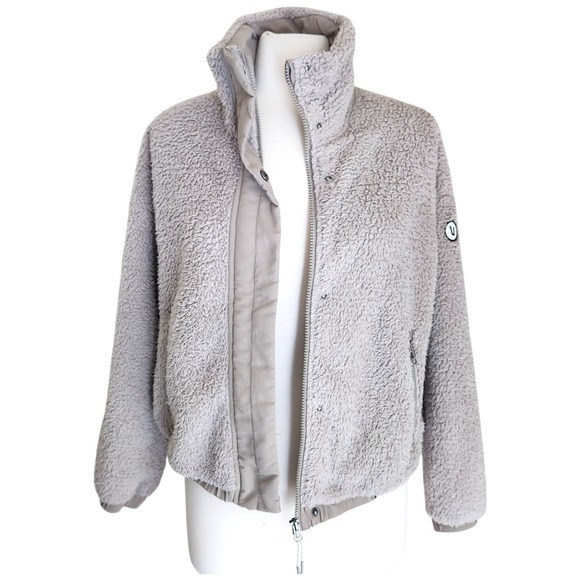 Vuori Women's Cozy Sherpa Jacket Full Zip Size S VW530 Graphite Taupe Gray Crop - Picture 1 of 16
